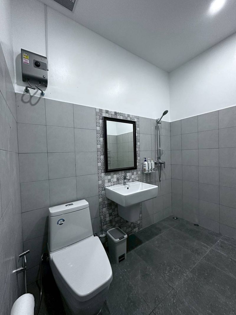 Large Vacation Home with Private Pool 10