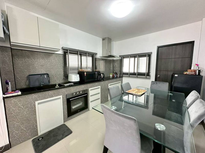 ขายบ้านพร้อมสระ บางเสร่-แยกเจ 13