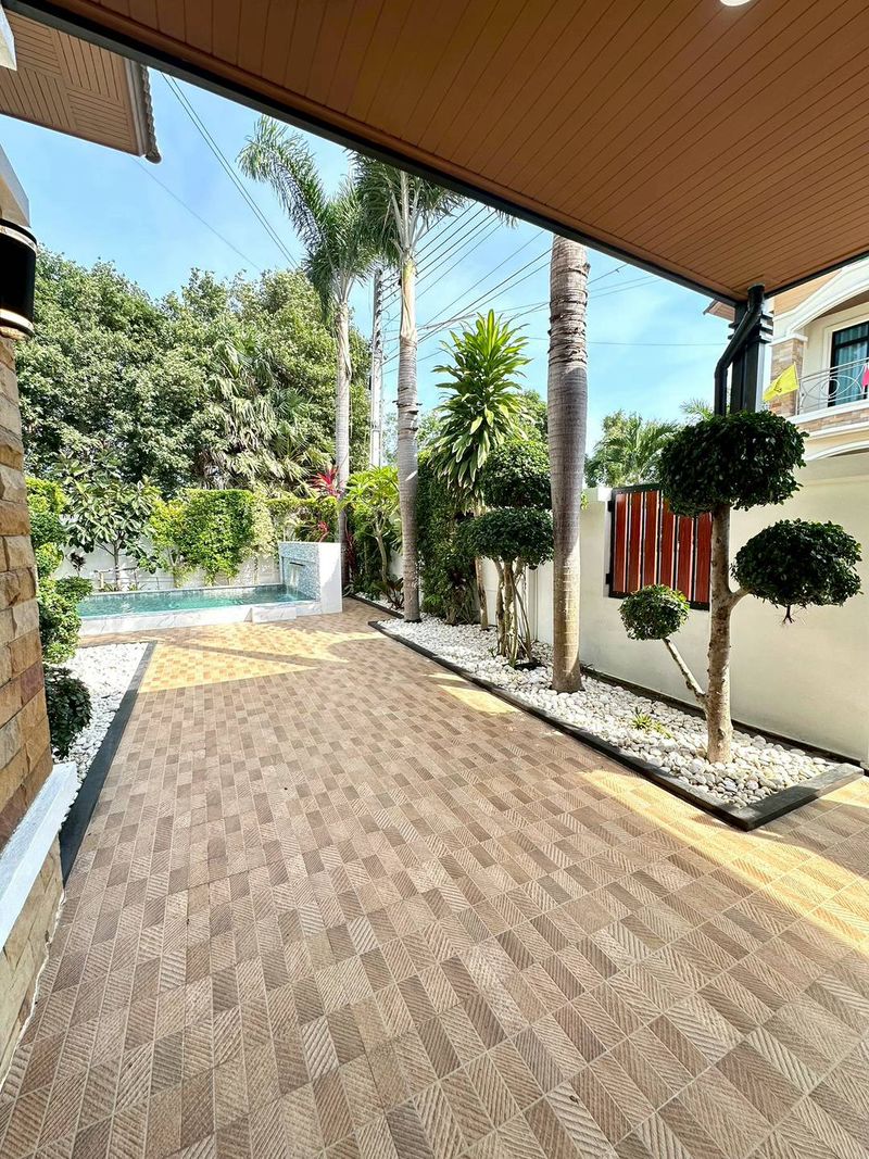 ขายบ้านพร้อมสระ บางเสร่-แยกเจ 3