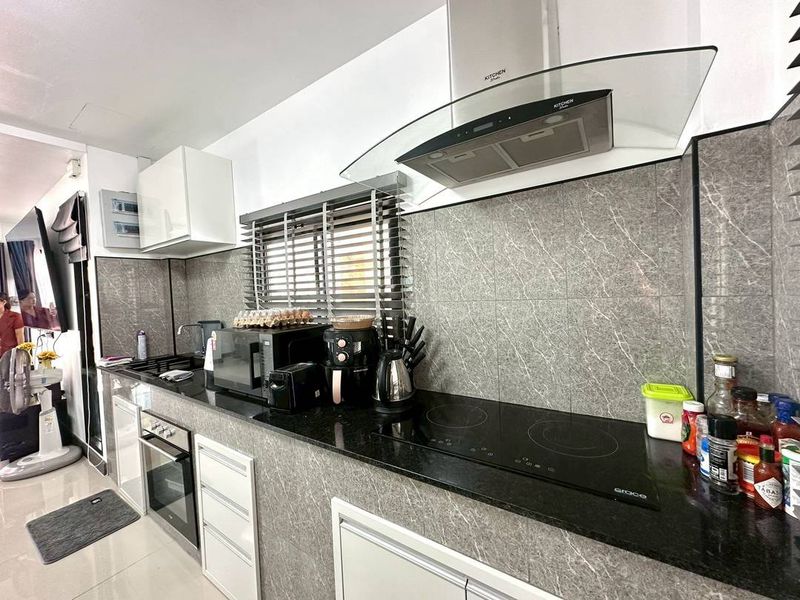 ขายบ้านพร้อมสระ บางเสร่-แยกเจ 12